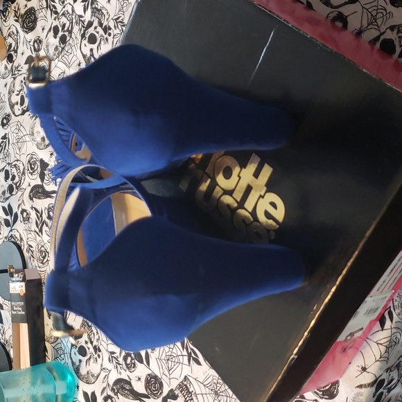 FRINGE ROYAL BLUE WEDGES WITH CRIS CROSS STRAPS - Picture 3 of 11